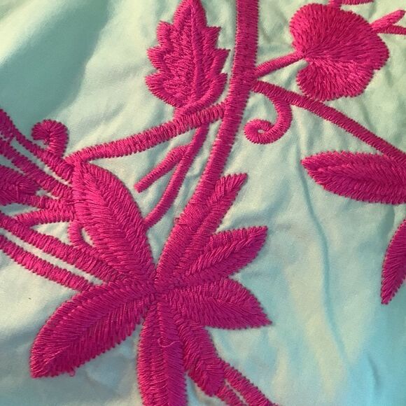 Pleats Collection Size Small yellow 3/4 sleeve top with embroidery detail - Picture 13 of 13